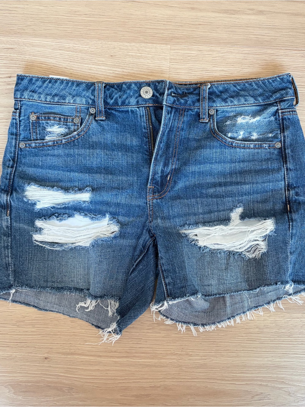 American Eagle Outfitters Distressed  Shorts tomboy midi size 8